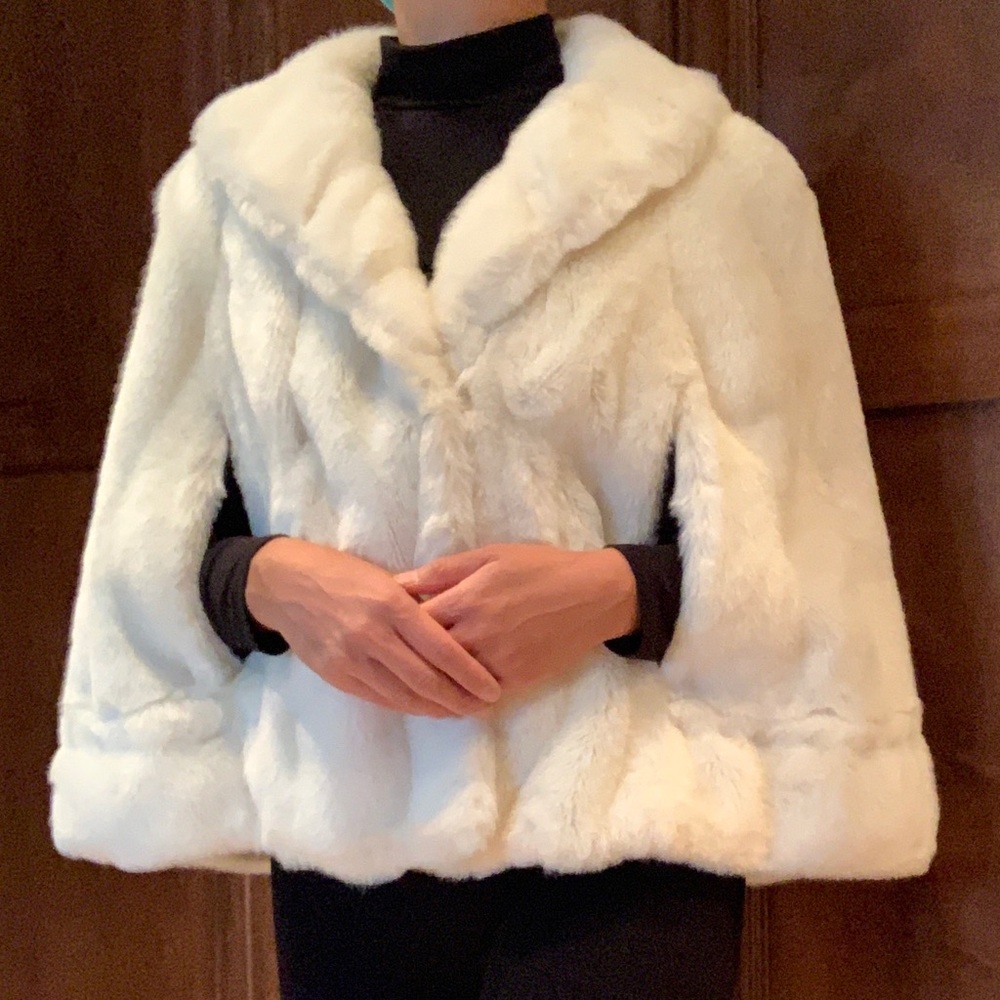 Vintage Faux Fur Shrug//Cape (circa 60s)